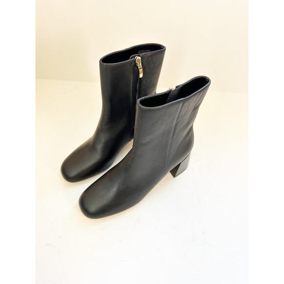 NWOB Ann Taylor black Leather Flare Heel Bootie 7 - Picture 5 of 7